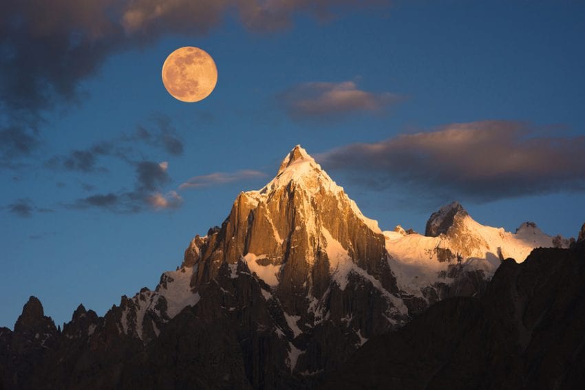 Full moon rising over Paiyu peak